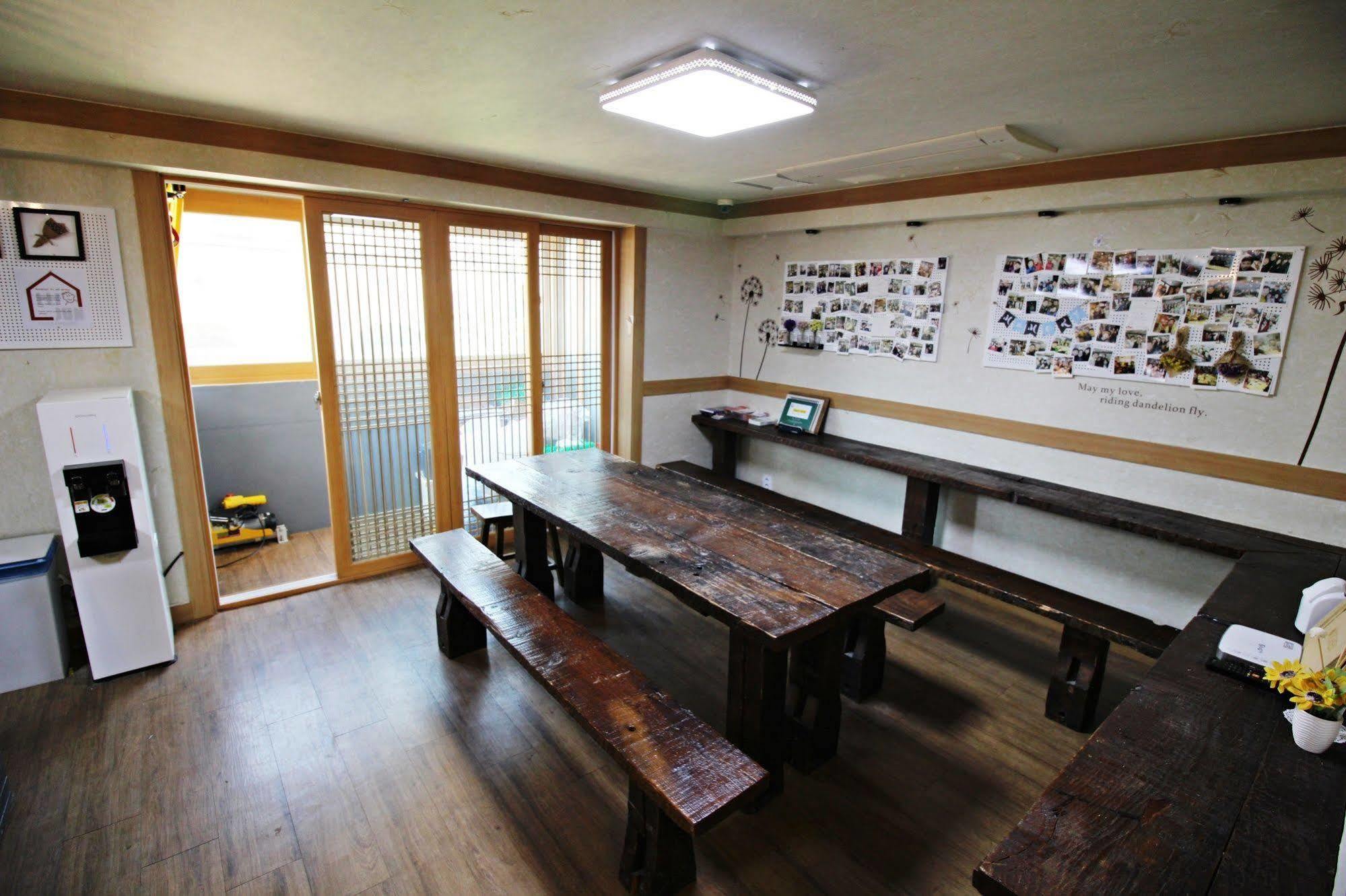 The Blossom Yeonnam Guesthouse Seoul Exterior photo