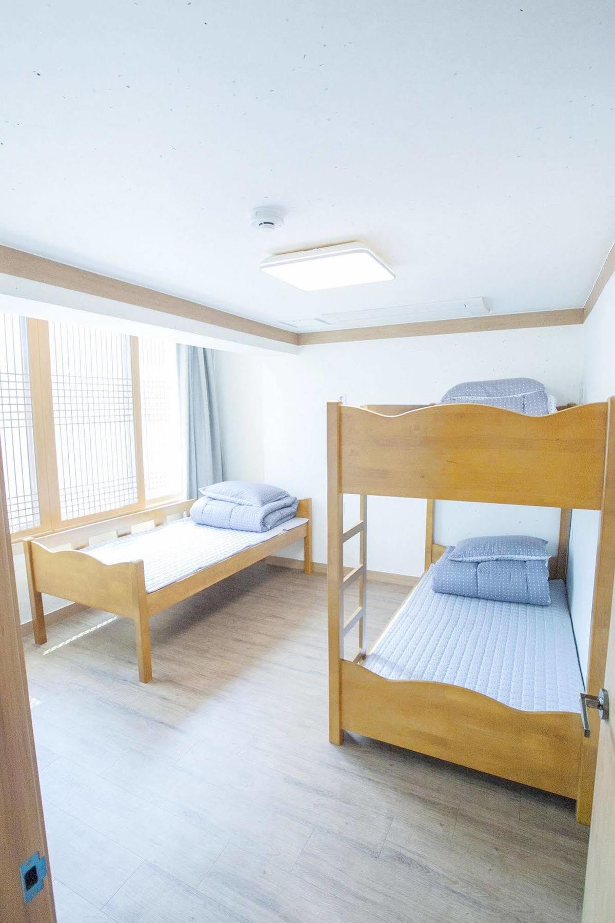 The Blossom Yeonnam Guesthouse Seoul Exterior photo